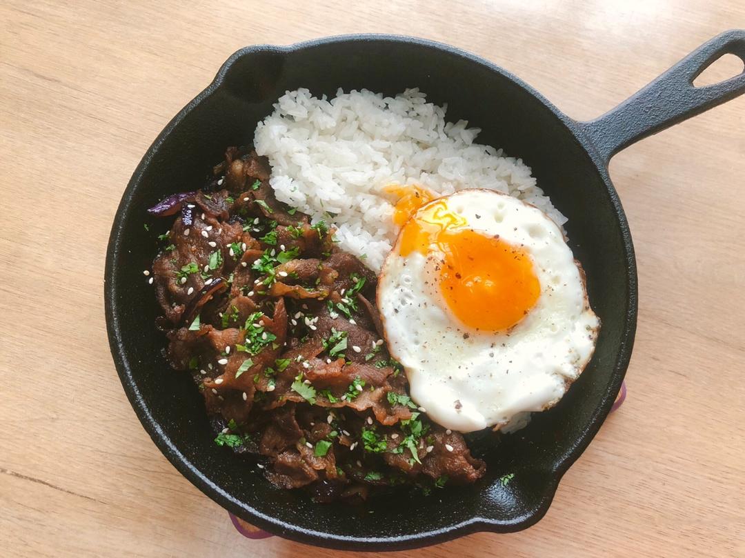 食材简单味道不简单的一人食——牛丼饭（牛肉饭）