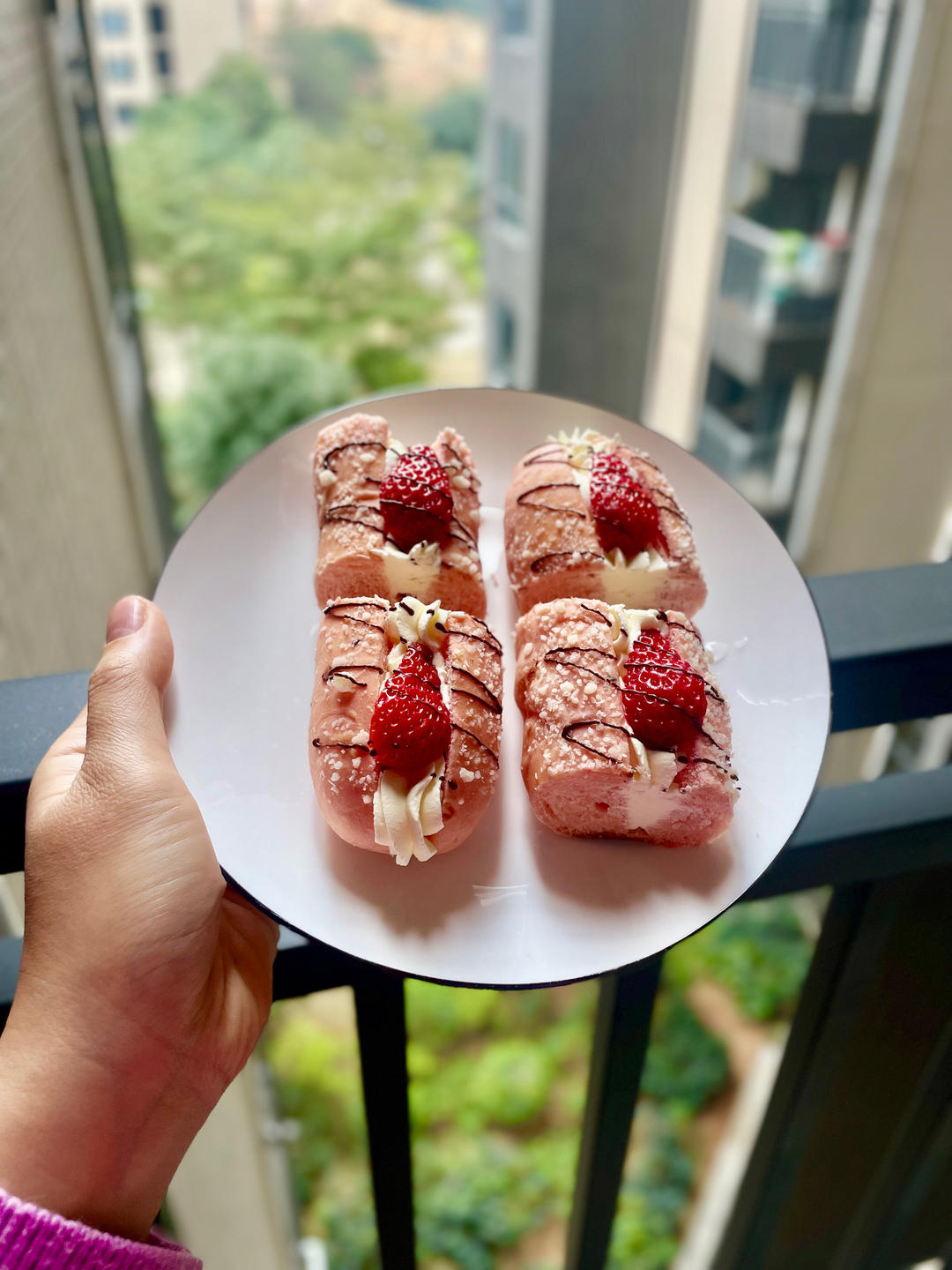 什么？在家也能做出和奈雪同款的草莓魔法棒面包！？