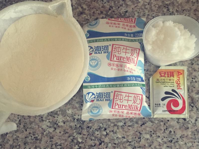 纯奶手撕吐司的做法 步骤1