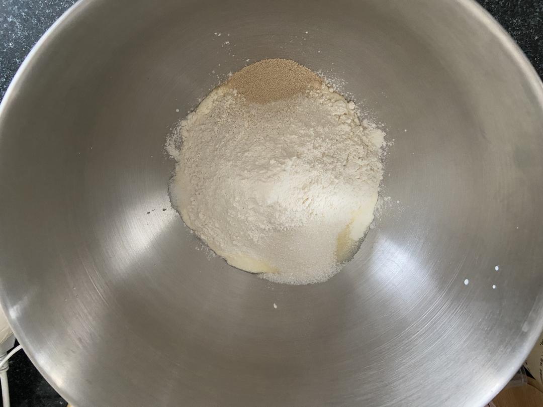 纯奶手撕吐司的做法 步骤1