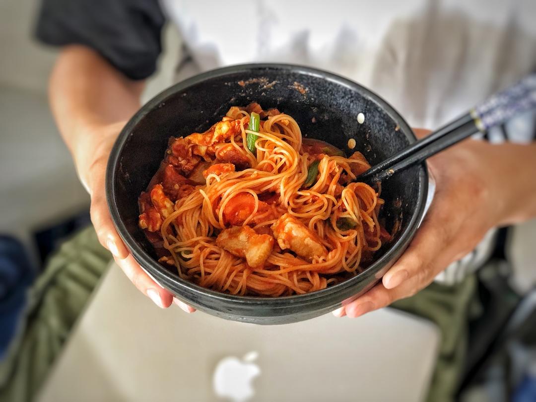 史上最浓郁的番茄鸡蛋拌面(茄汁拌川)