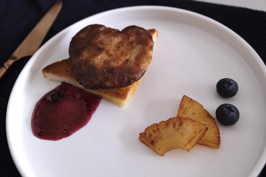 香煎鹅肝-蓝莓酱