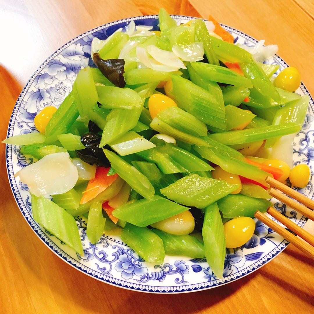 【食材包操作说明】西芹百合什锦炒