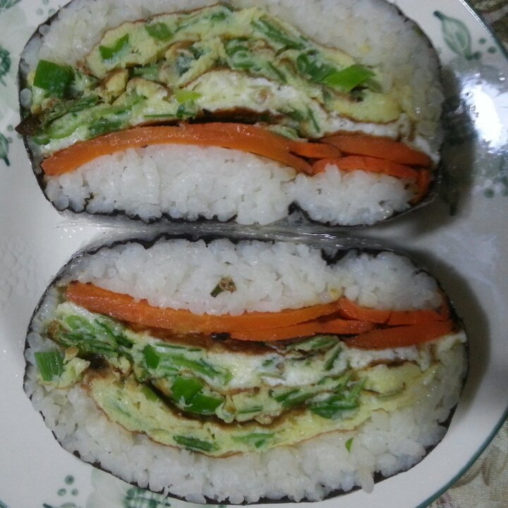 不用捏的饭团(おにぎらず)