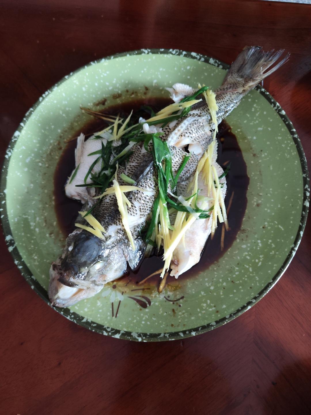 10分钟做 清蒸鲈鱼 （附切鱼图解）