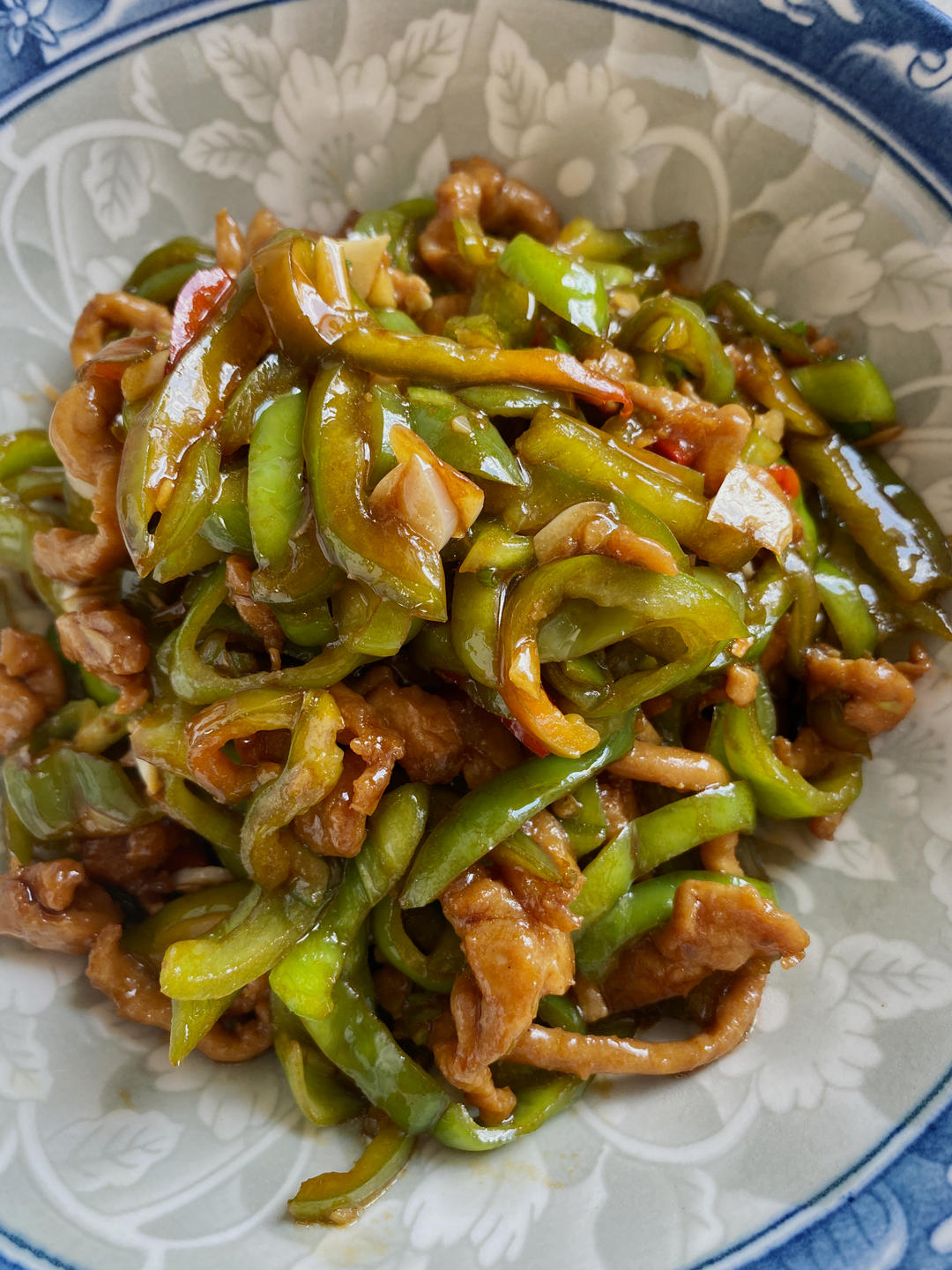 巨下饭的尖椒肉丝好吃得一碗接一碗