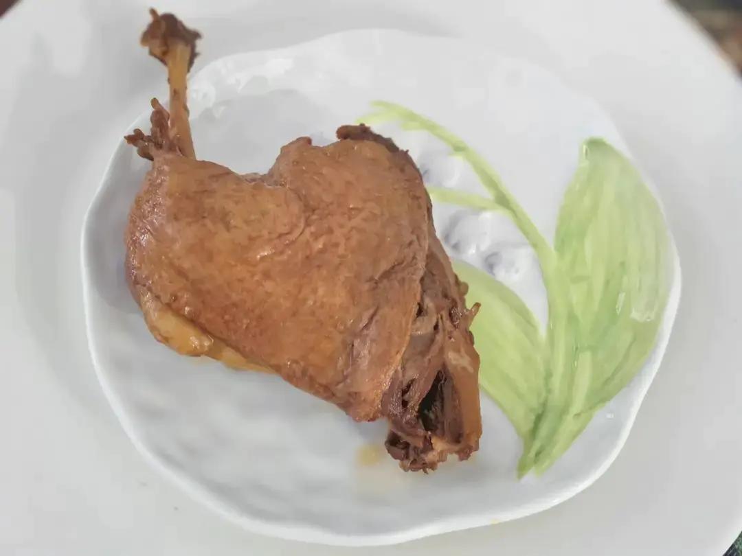 鸭腿这么做，一口气吃两个都不够😍