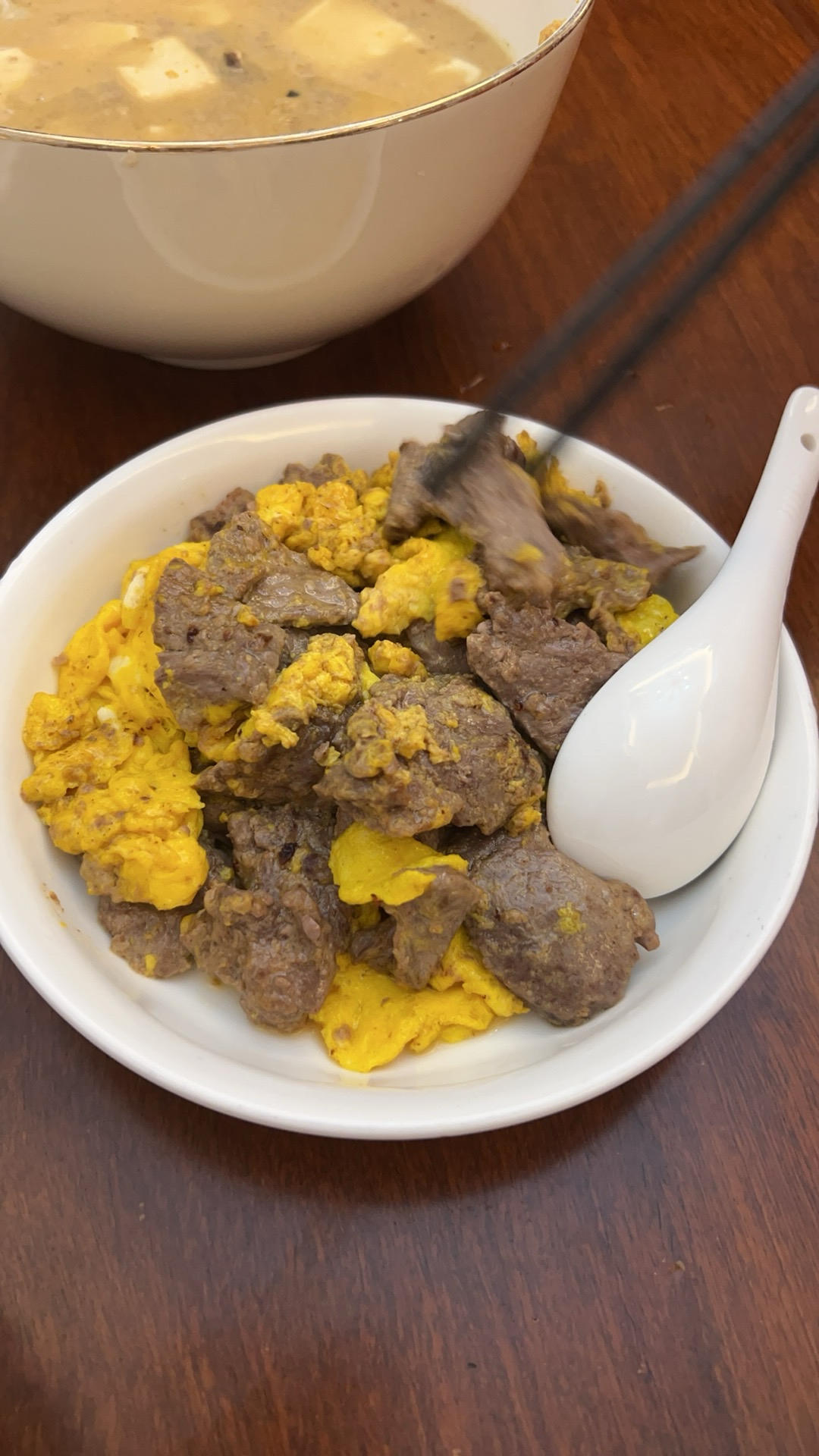 滑蛋牛肉，牛肉滑嫩，鸡蛋松软