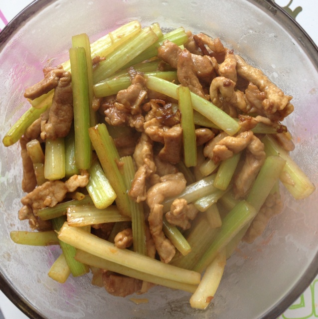 芹菜炒肉