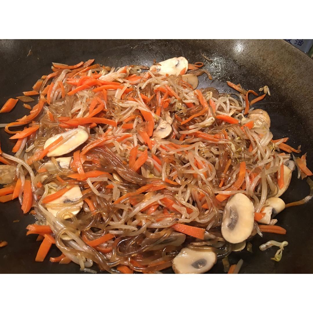 快手红薯粉丝炒杂菜——韩式拌饭的另一种topping