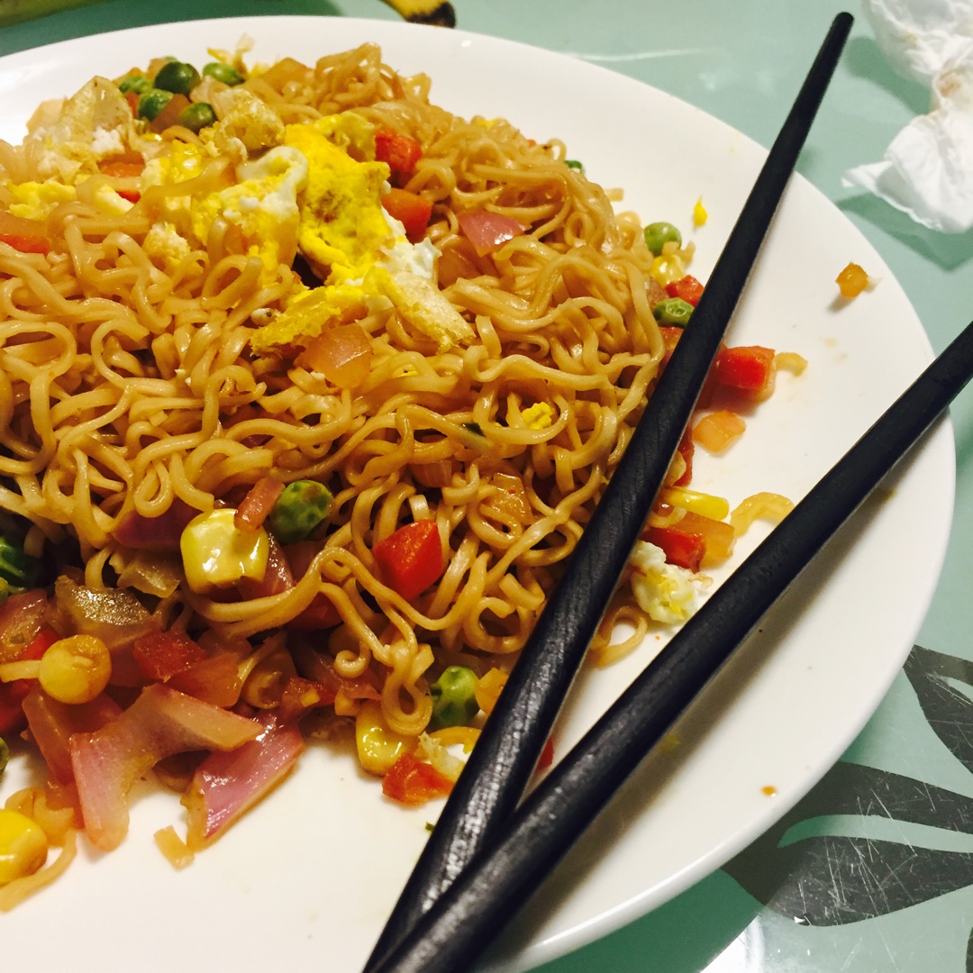 时蔬炒泡面