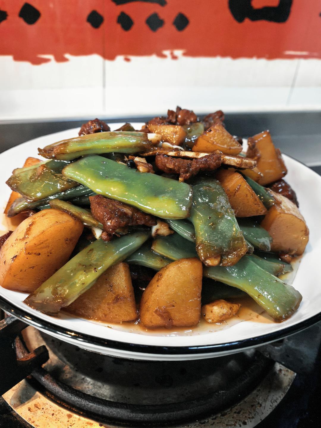 硬菜代表--排骨炖豆角土豆（豆角焖面胚子）