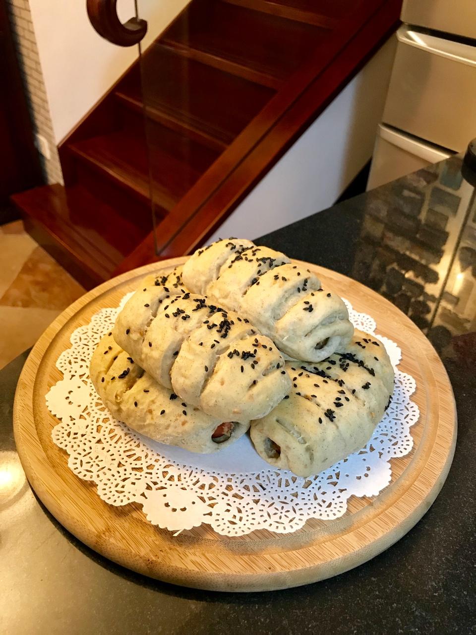 肉松肠仔包