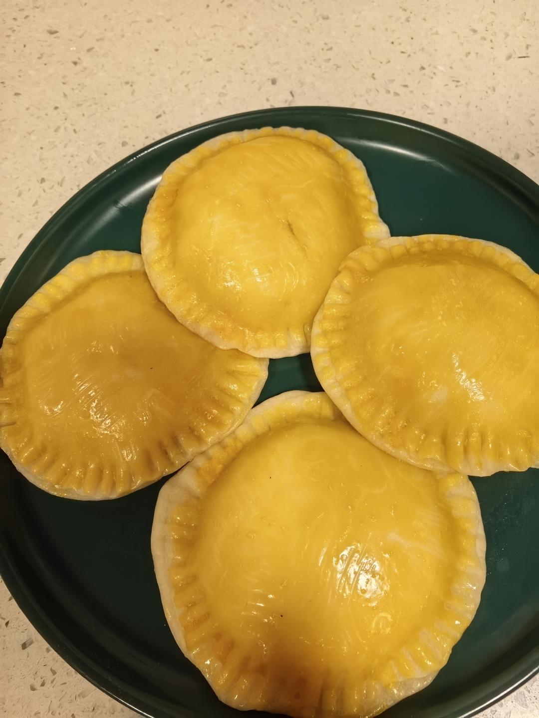 一个苹果两张饺子皮就能做出来香甜酥脆的小甜品
