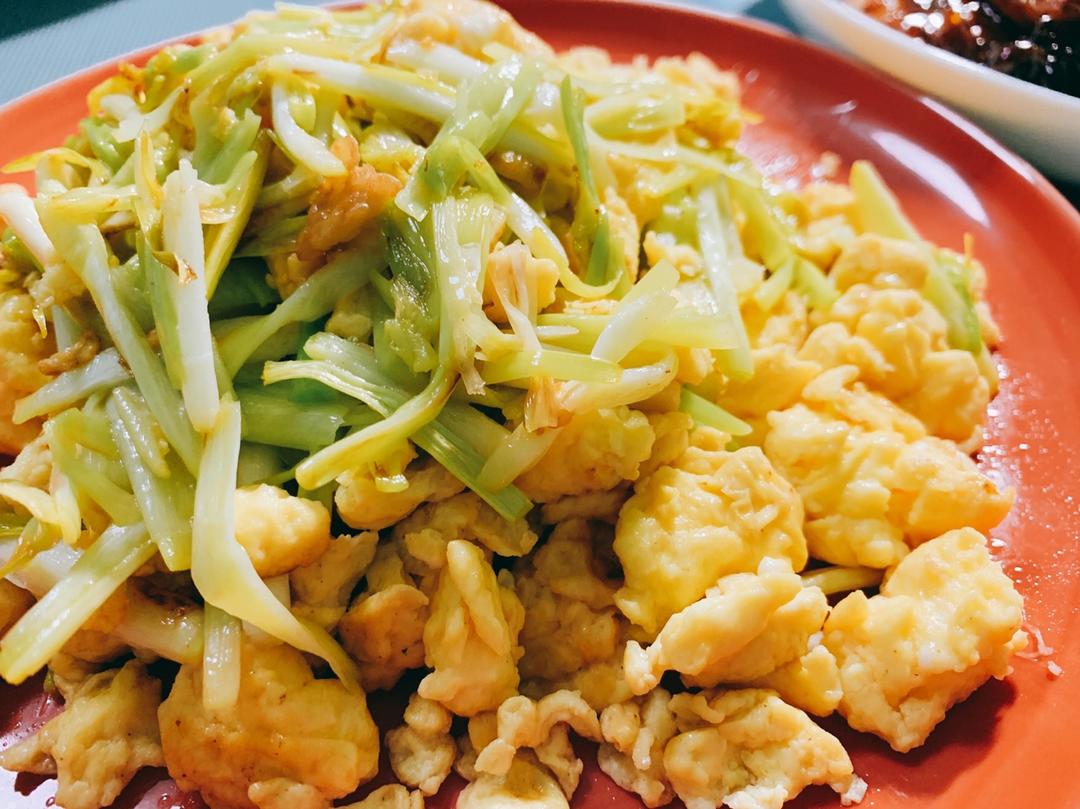 蒜黄炒鸡蛋