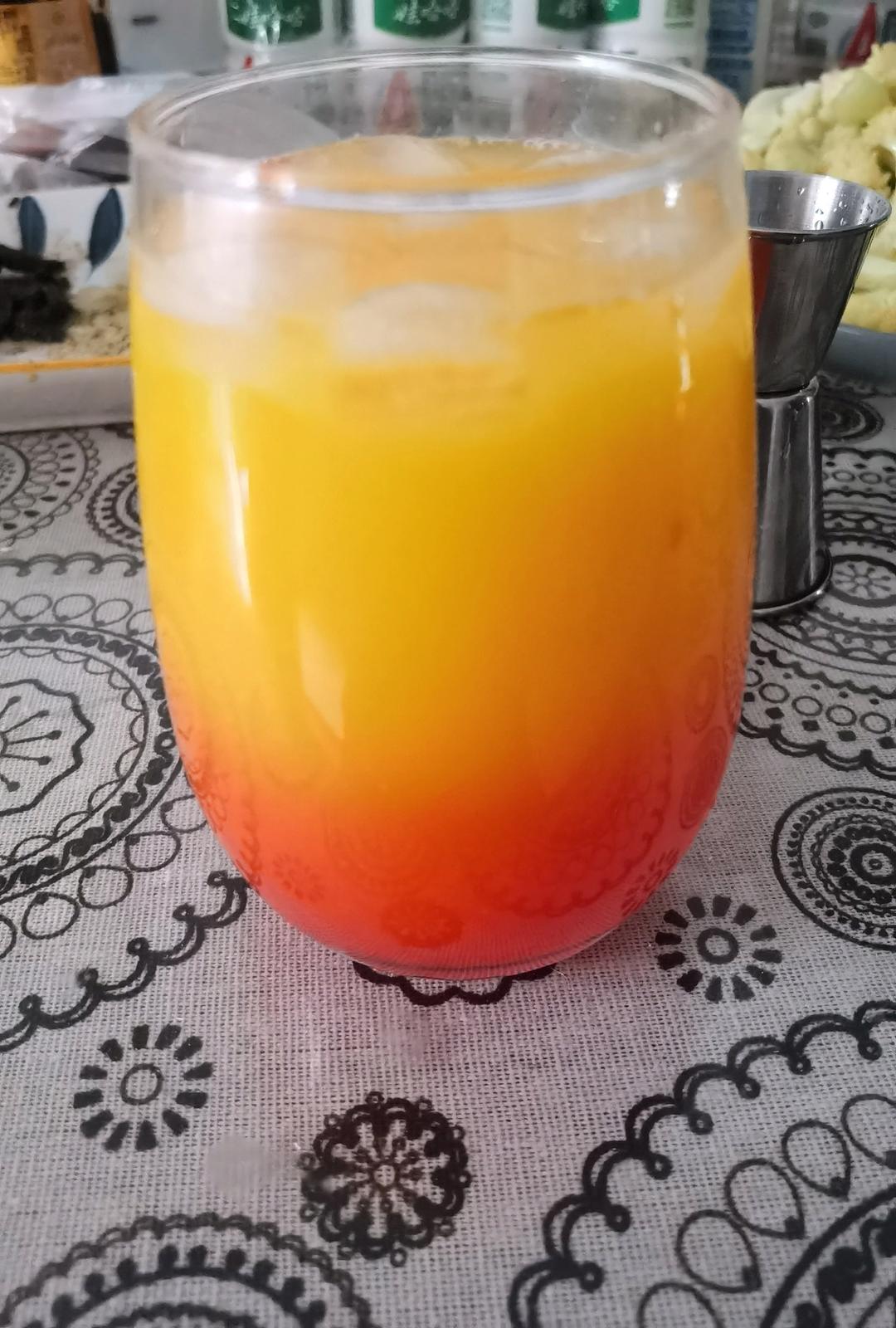 龙舌兰日出 Tequila Sunrise 鸡尾酒
