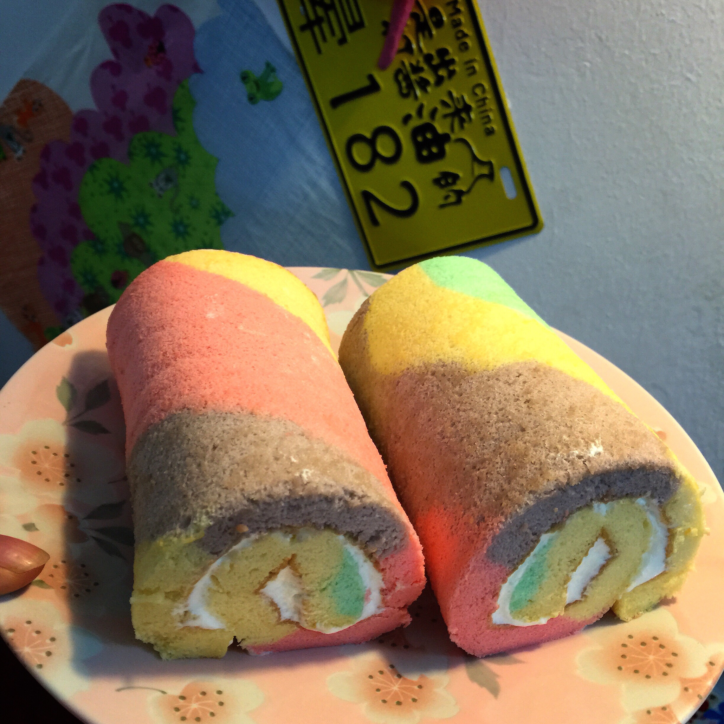 五彩斑斓的彩虹蛋糕卷   #皮黑森林#