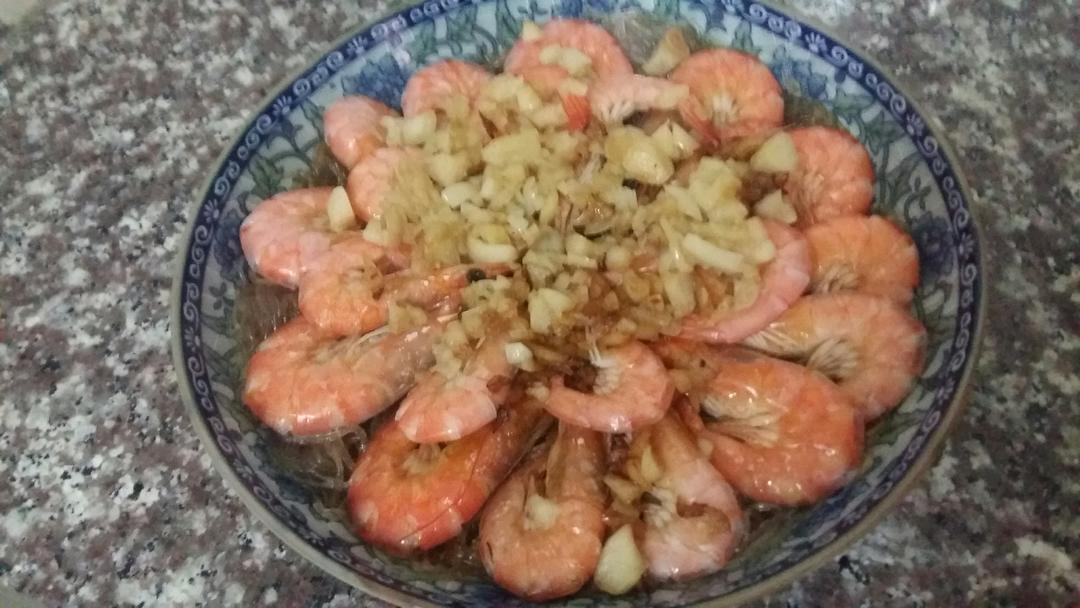 虾最美味的吃法必须是这个——蒜蓉蒸虾（多动图，孔瑶的食谱）