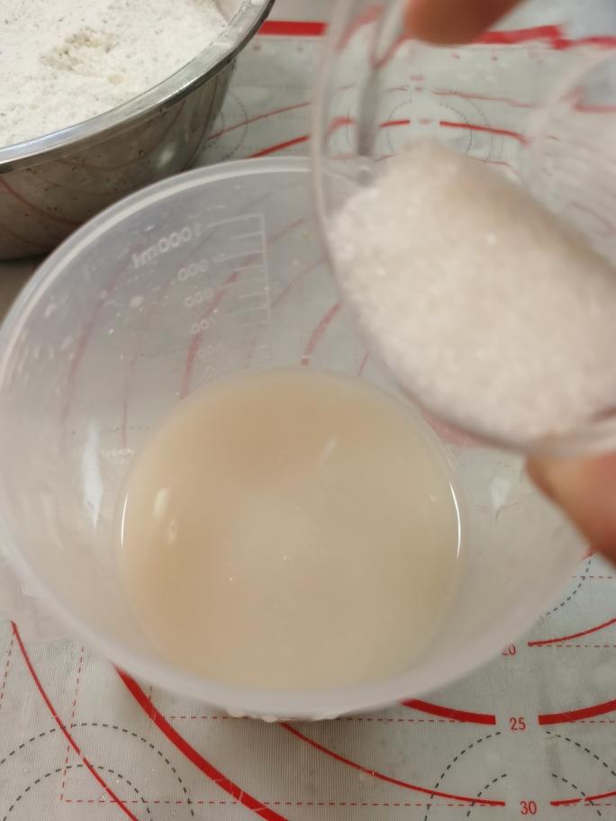 纯奶手撕吐司的做法 步骤1