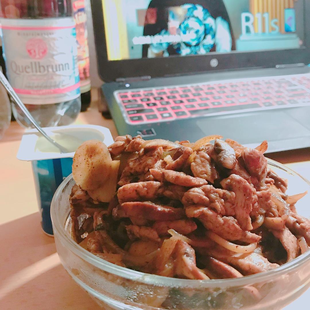 黑椒鸡丝意面