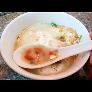 【暖胃】煎蛋枸杞子烧酒汤的做法 步骤11