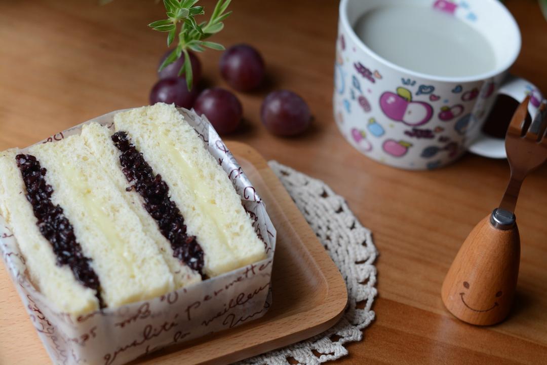 非常好吃的～紫米奶酪包（美味三明治）