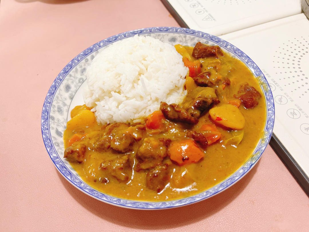 咖喱牛腩