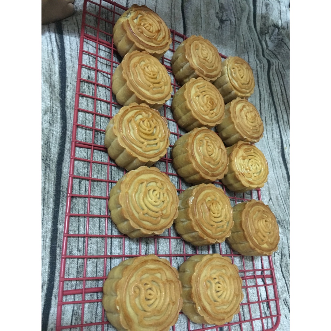 广式月饼—蛋黄莲蓉月饼