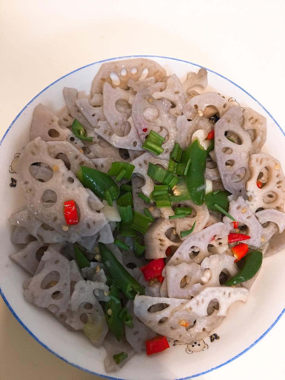 尖椒炒藕片的做法