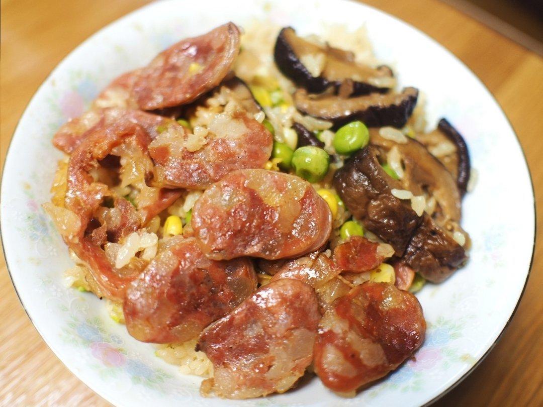 懒人必备～电饭煲腊肠焖饭