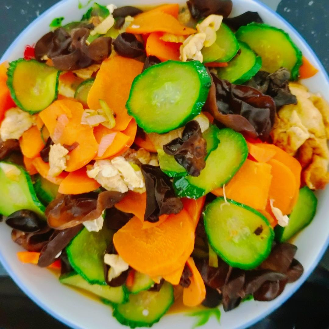 木须胡萝卜黄瓜木耳