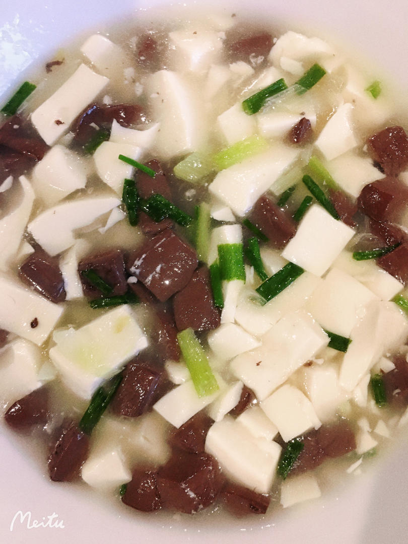 滑嫩鸭血豆腐