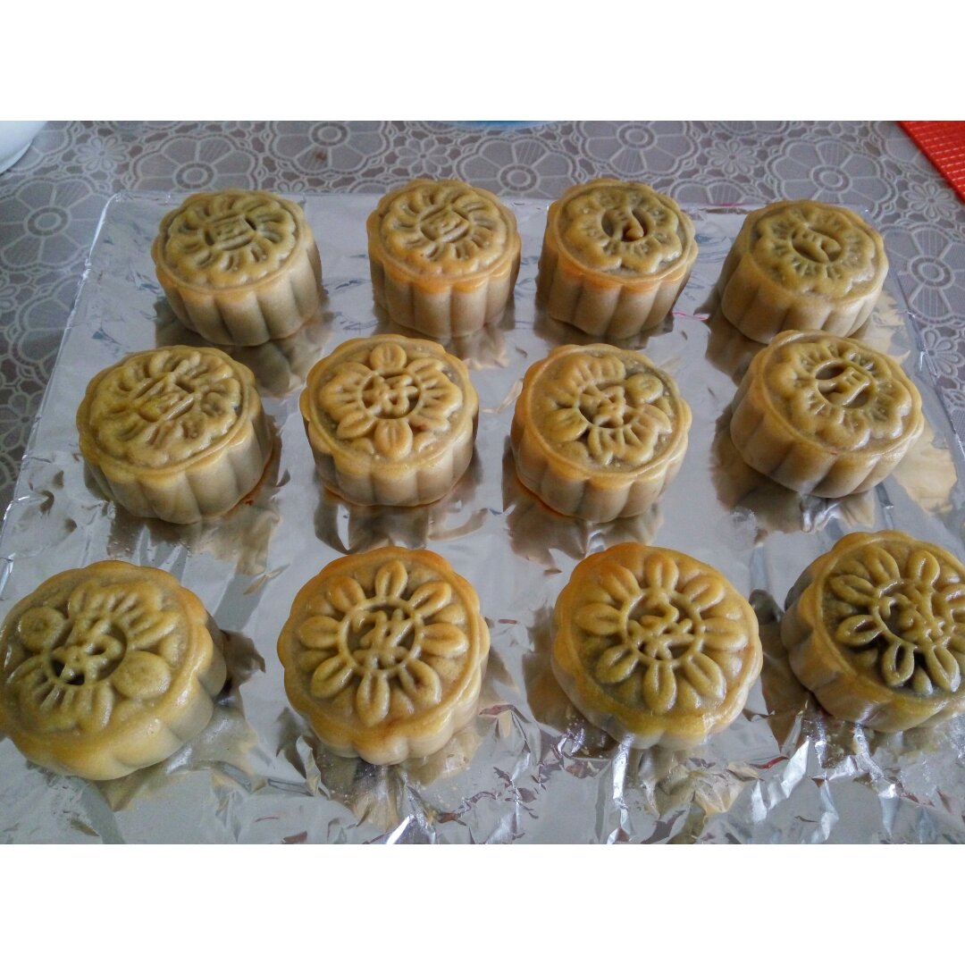 广式月饼—蛋黄莲蓉月饼