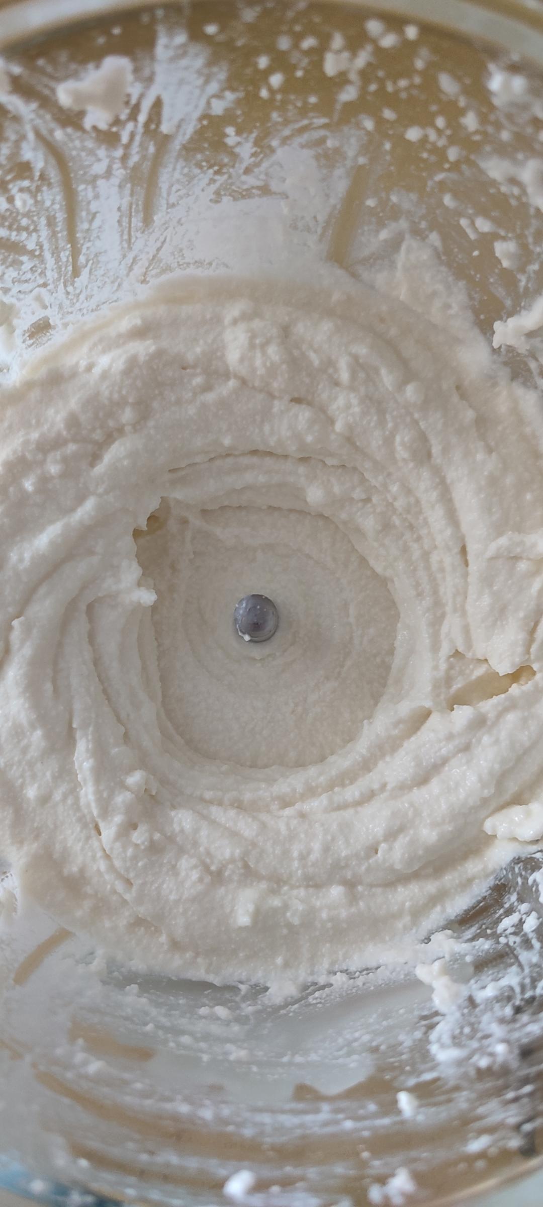 自制奶油奶酪（不用买柠檬汁不用买奶油，都是家里一定有的材料）