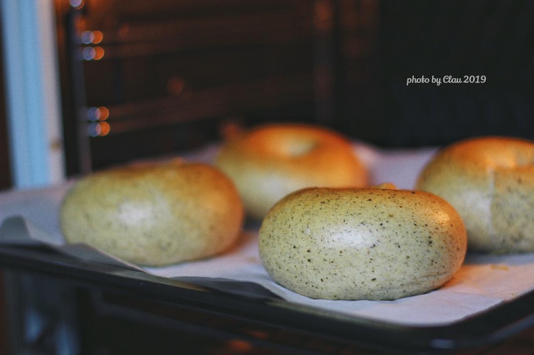 无油低糖的健康主食面包：芝麻贝果