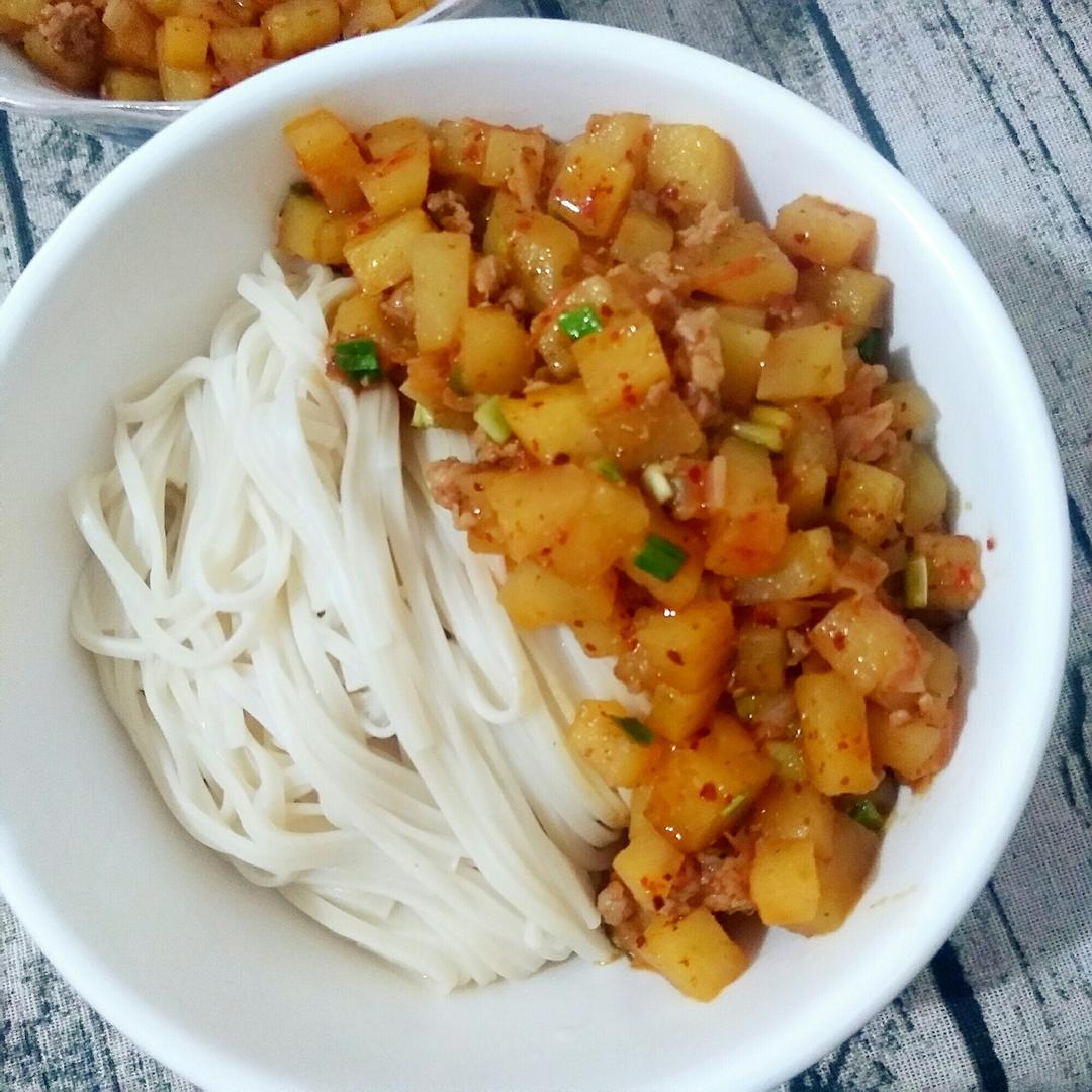 土豆打卤面