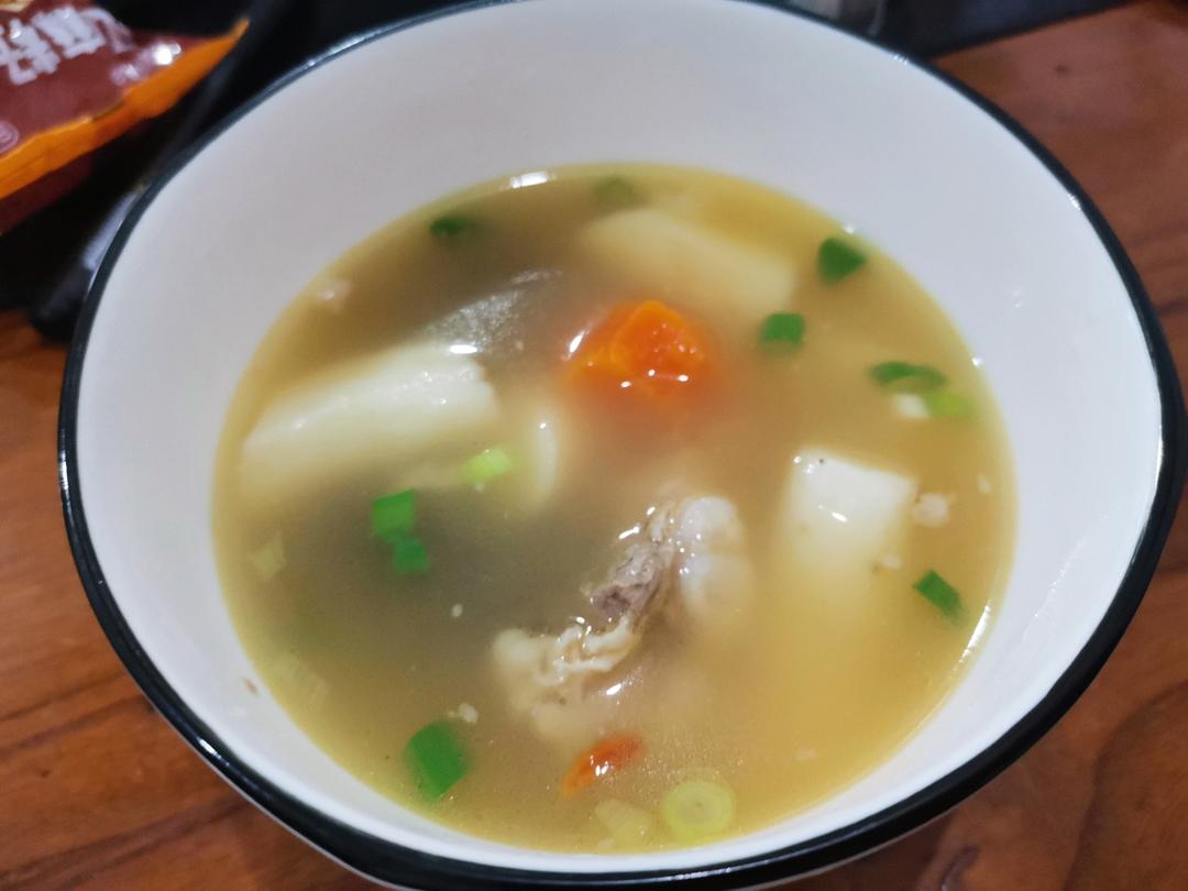 🔥最适合秋天喝的山药排骨汤，味道清甜鲜美，健脾养胃❗️