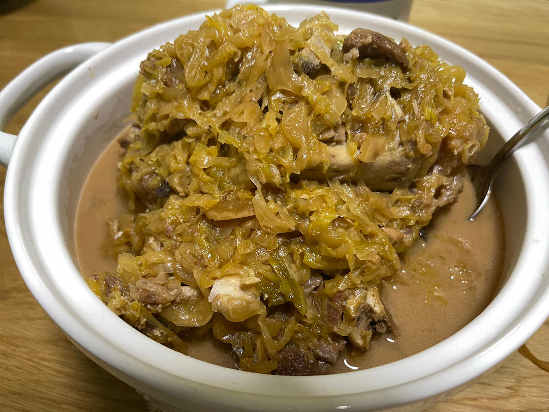 酸菜炖大骨头