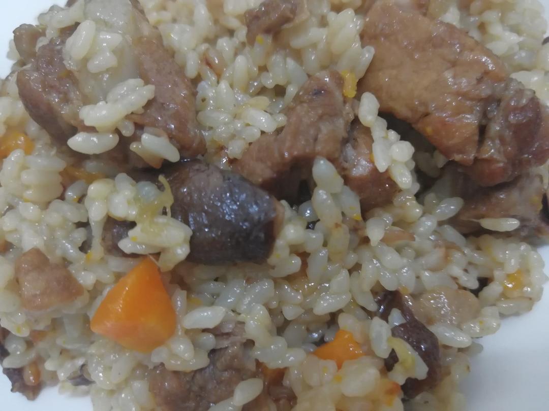 喷香排骨焖饭（爆好吃）