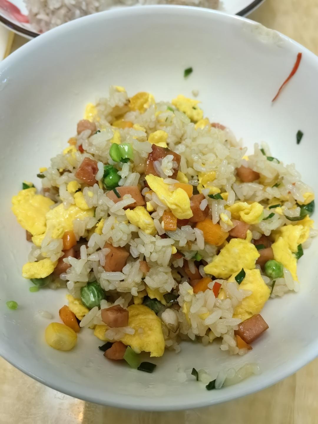 超级香的扬州炒饭/火腿鸡蛋什锦炒饭