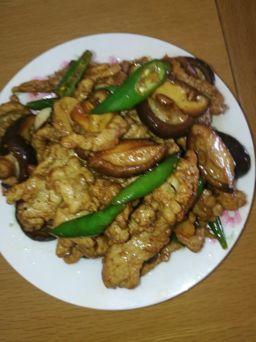 酱爆香菇牛肉