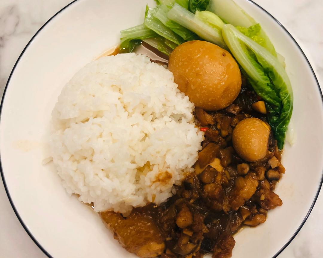 洋葱酥卤肉饭