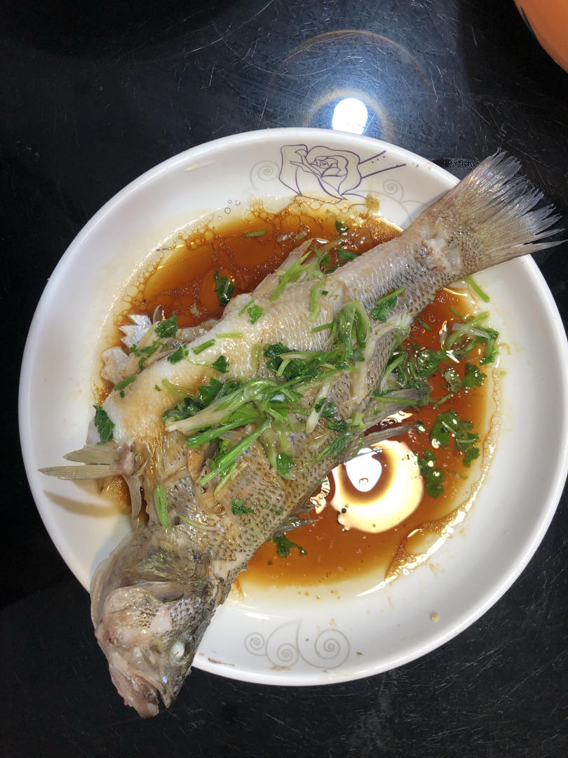 清蒸鱼（鲈鱼/多宝鱼/桂花鱼/石斑鱼……）