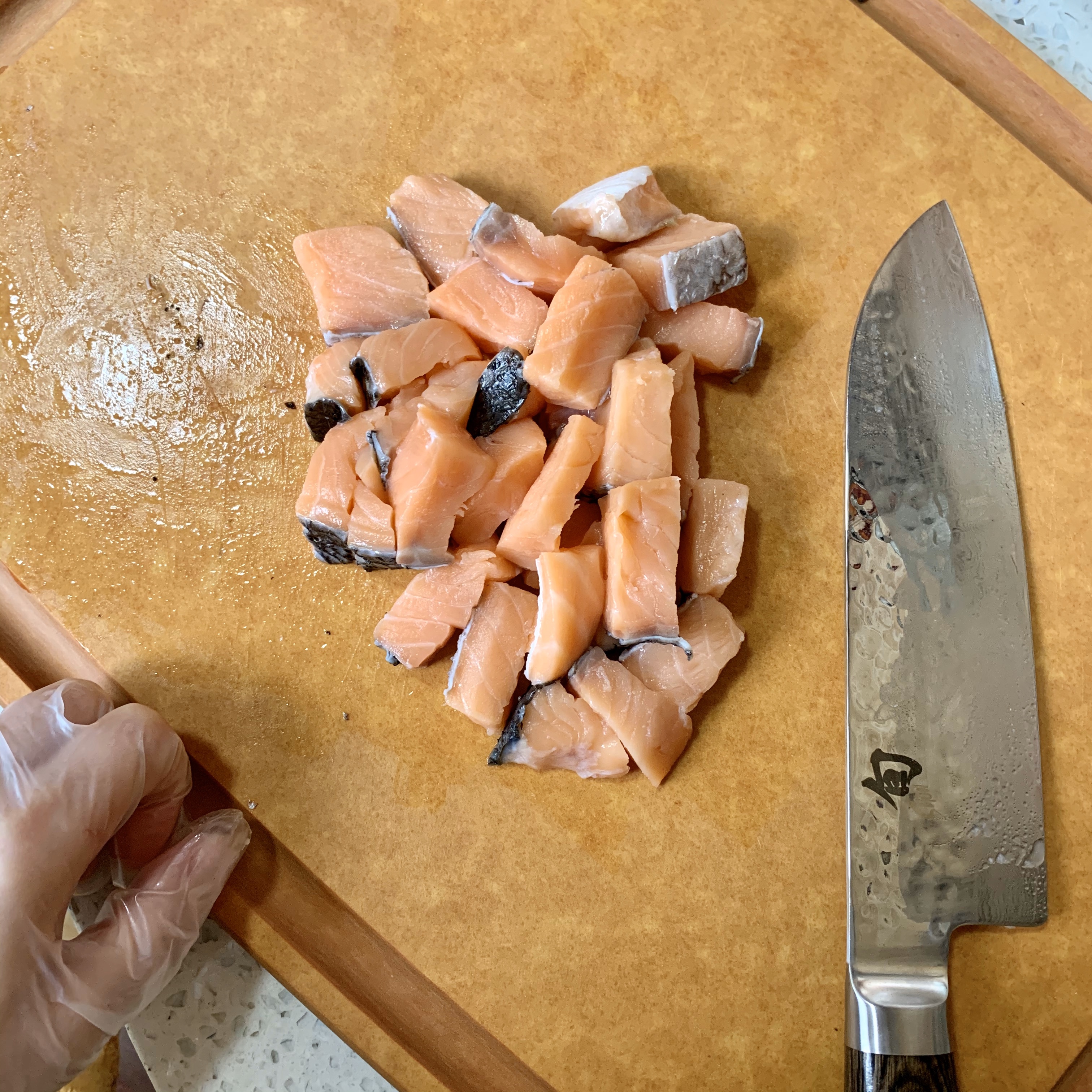 三文鱼豆腐味增汤（白味增）的做法 步骤2