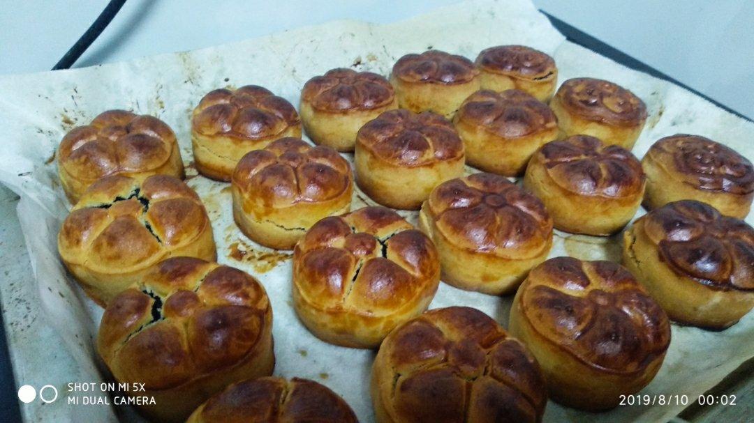 广式月饼—蛋黄莲蓉月饼
