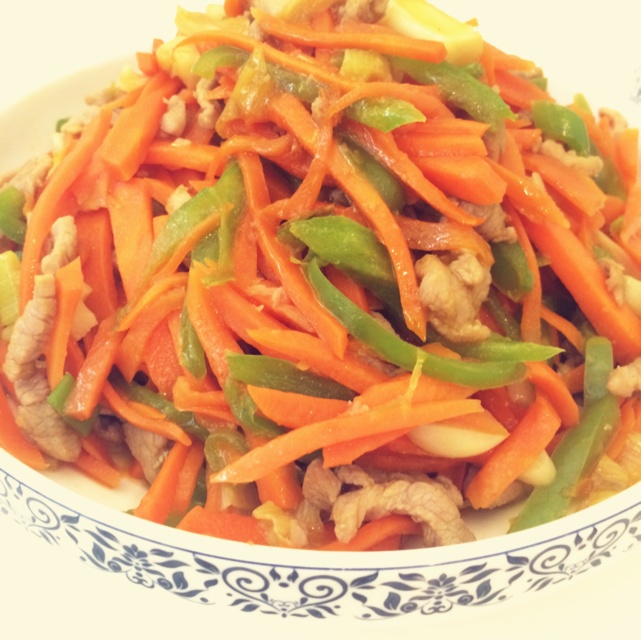 红萝卜炒肉丝
