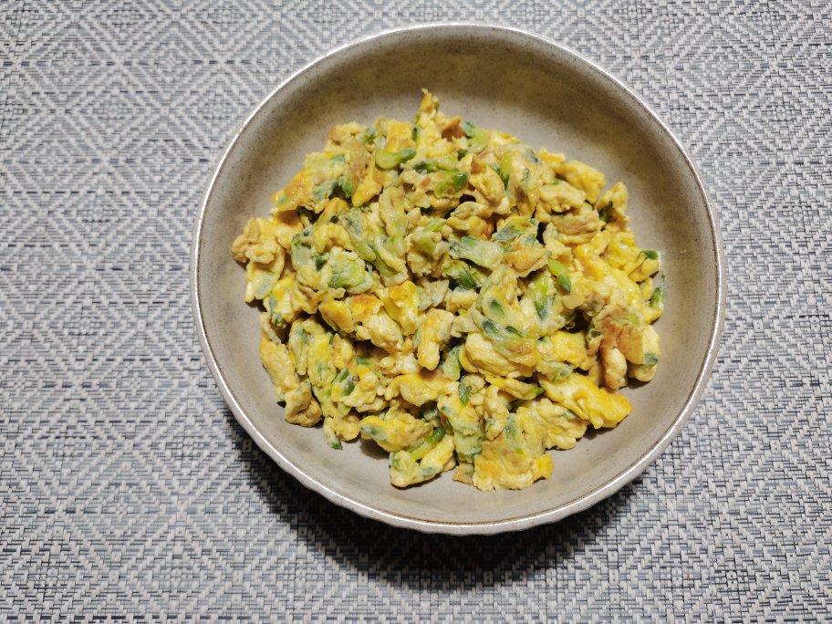 美味树上菜，槐花炒鸡蛋。附两种槐花保存方法。