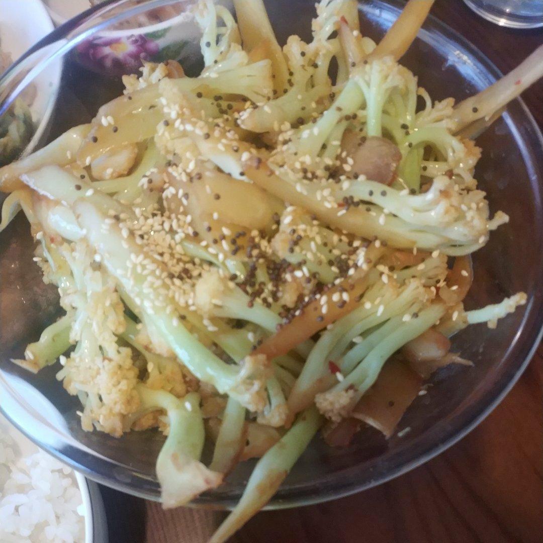 老丁的私房菜-干锅花菜