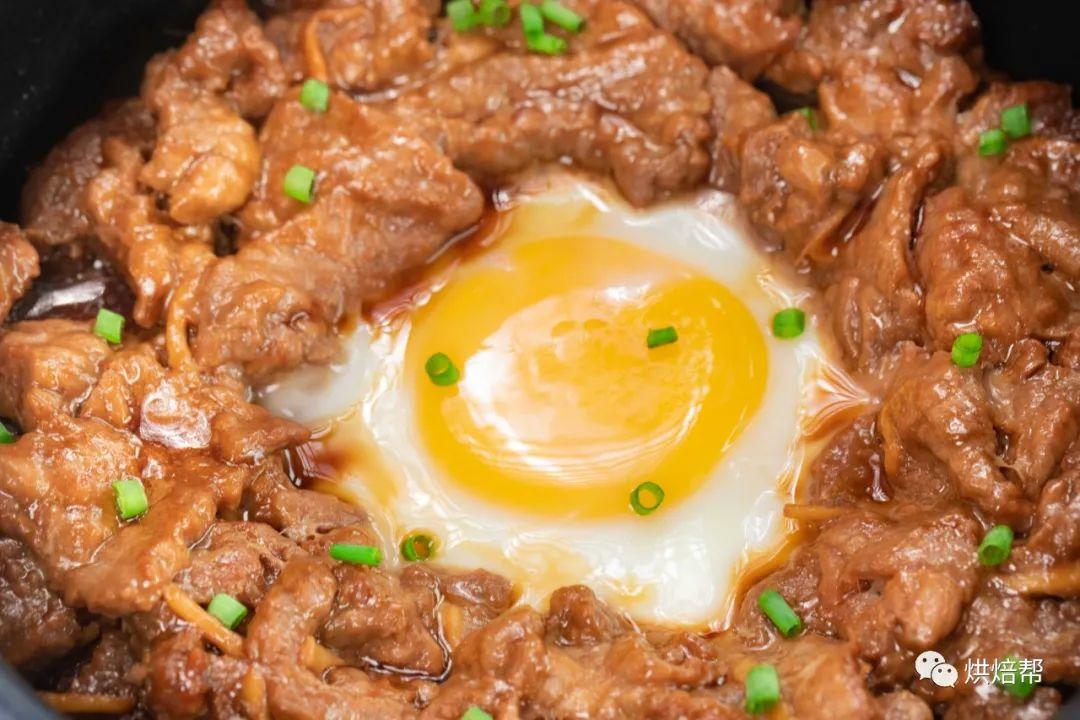 牛肉窝蛋饭的做法