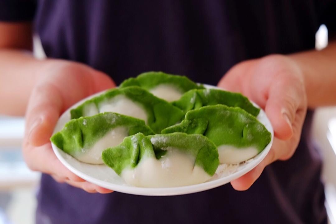 翡翠白玉白菜饺子详细版（附翡翠白玉白菜饺子包法，翡翠白玉饺子皮两种制法，面包机和面，翡翠白玉烧卖，各种馅料搭配）